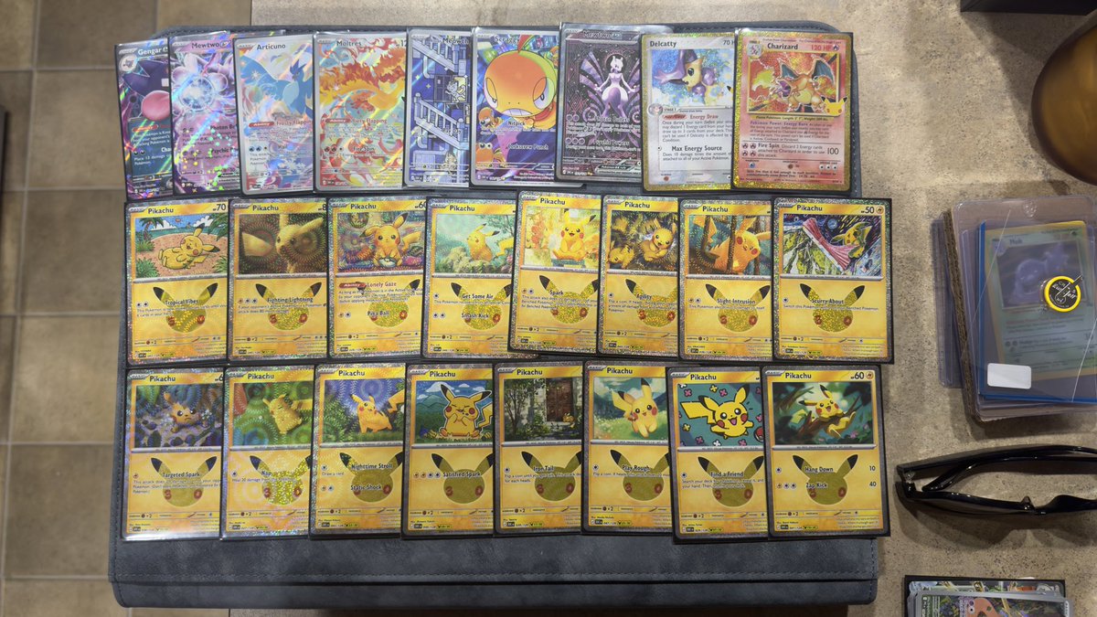 DizcoDuck's tweet photo. Well… no Lugia or Gengar. Fun rips though glad I got the spicy lizard 🔥🦎 https://t.co/7dyubAogKz