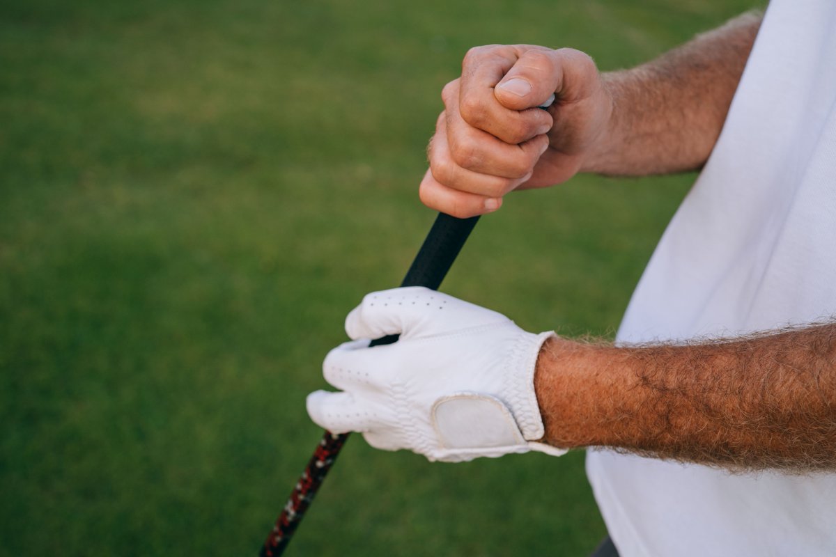 CyrusJett1's tweet photo. I tried a slightly wider putting stance and felt the stroke settle instantly. Stability arrived from a detail I had ignored for years. #PuttingStance #StrokeStability https://t.co/oToyyf55tL