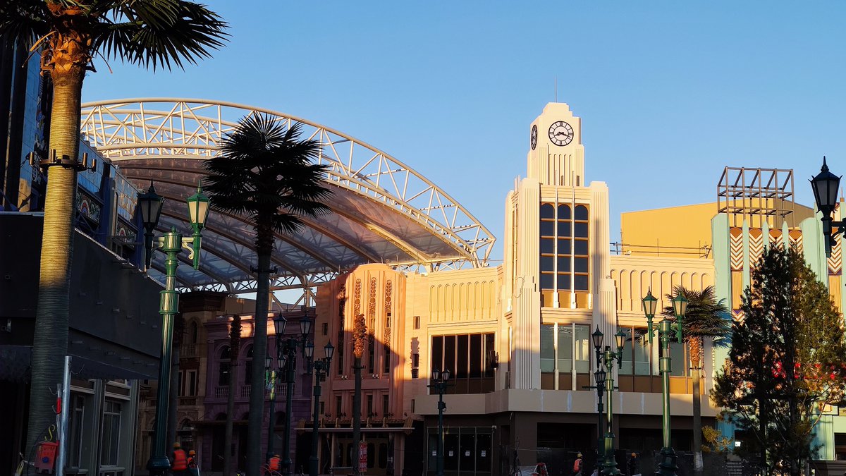 JujiangArt's tweet photo. Sophisticated molding techniques turn facade concepts into reality for global landmark and theme park projects. 
#FacadeSolutions #LandmarkArchitecture #ThemeParkBuildings #ArchitecturalDesign #BuildingAesthetics https://t.co/wKSHYXWzSX