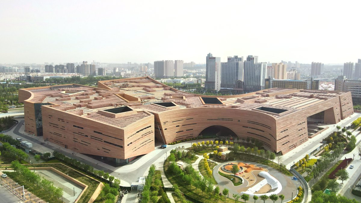 JujiangArt's tweet photo. Sophisticated molding techniques turn facade concepts into reality for global landmark and theme park projects. 
#FacadeSolutions #LandmarkArchitecture #ThemeParkBuildings #ArchitecturalDesign #BuildingAesthetics https://t.co/wKSHYXWzSX