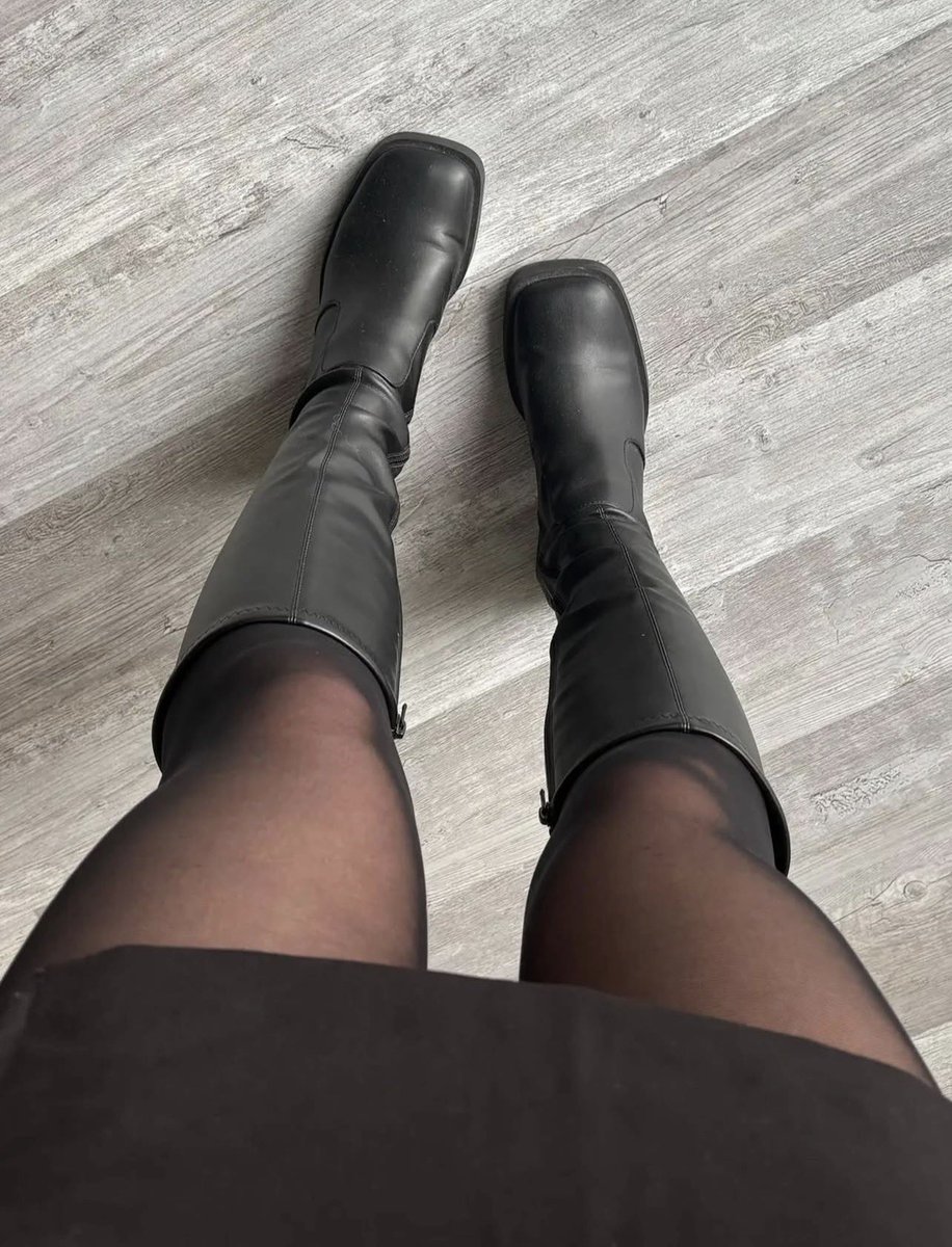 BankOfEmz's tweet photo. These boots weren’t made for walking…

They were made for standing on your pathetic face while I drain every last penny from your wallet.

Tribute or get stepped on.

Either way, you’re paying. 🖤

Findom https://t.co/6BrPNTL4UQ