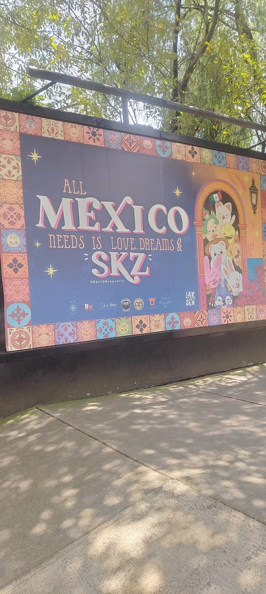 ximmiskz's tweet photo. Esta bien padrisima la valla @SKZunionMexico  ✨🩷 https://t.co/LMmunPah3s