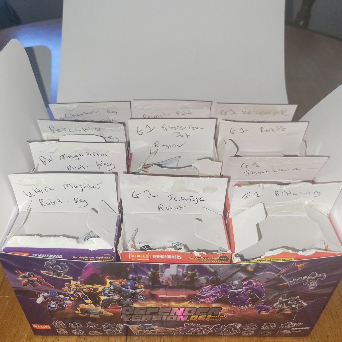 HMRC4EVR's tweet photo. Blokees Defender class figures.

$3 ea. 

(If you can't read my writing, ask). https://t.co/wDHpN4Nox7