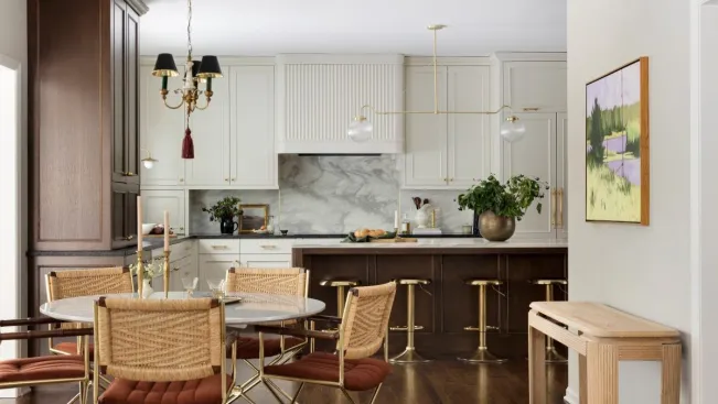 builderonline's tweet photo. Trend-proof design is not trend-free.

Use durable materials for the foundation, then place bold ideas where they can change.

👉 See the builder strategy: https://t.co/diPIi2PxAb

#BuilderTrends #HomeDesign #ZondaMediaSeries #UnderwrittenContent #Kohler https://t.co/P2thL4UZ99