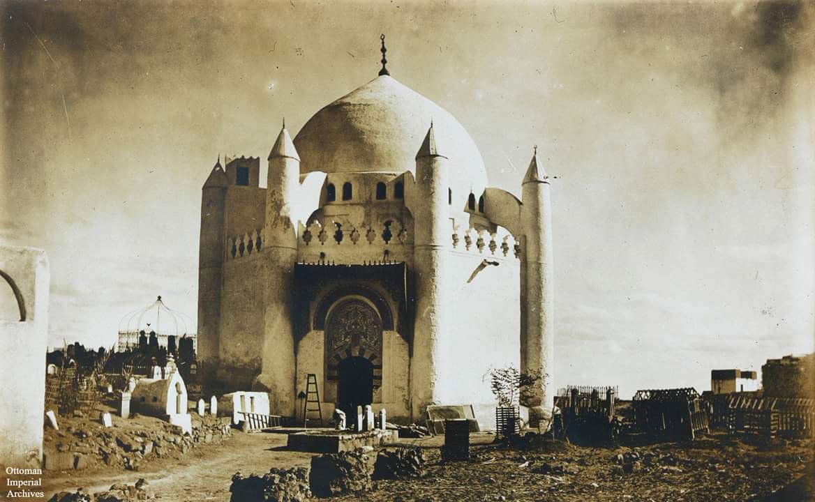 HafzariViews's tweet photo. @Ahmed175143 Completely eradicating any trace of Sufism, the historically orthodox Sunni Islam, in favour of a fanatical disease called Wahhabism.

All traditional Sunnis should religiously support Ansar Allah as Zaydi Shias are far closer to Hanafi Sunnis than to Daeshi Wahhabis! https://t.co/PzUGhbQIg6