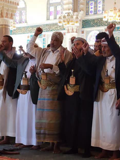 anwarsami811133's tweet photo. اللواء محمد عياش قحيم  
وزير النقل والأشغال العامة

 يشارك في تشييع الشهيد محمد عمر علي السقاف ويقدم واجب العزاء والموساة لأسرته ، مشيدا بمناقب الشهيد وما تحلى به من أخلاق عالية وإخلاص وتفانٍ في أداء مهامه الجهادية. https://t.co/PVeoQbGyED