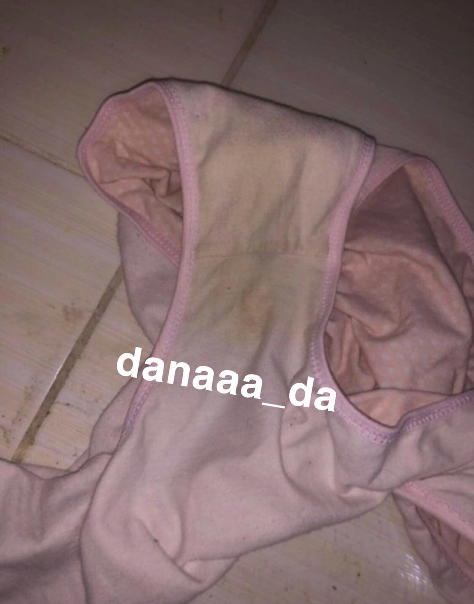 danaaa_da's tweet photo. تعال استنشق كلوتي وتنفسه💦🐕 فيه شعرة كسي الي بيقول وينها بطقع بخشمه🤣 #معصيتّيَ_رِحّتِي #عمه_للكلابُ #عمه_سادية #ديوت_بدويٌّْ #شم #خرقي #كلوتي #ديرتية #مشعرة #عمه_عنيفة #ديوت_بدويٌّْ #معصيتي_رحتييًِِ https://t.co/7ukWl1cnaz