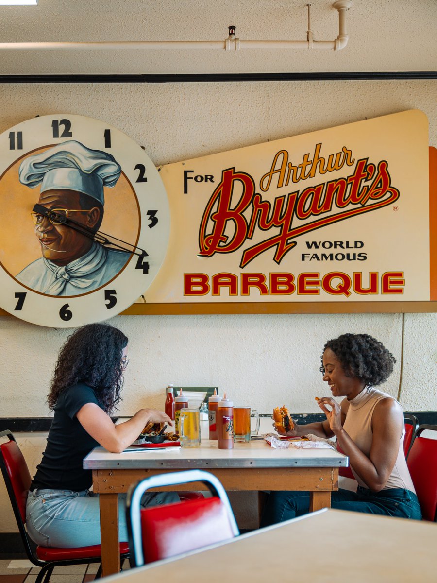 VisitMO's tweet photo. Missouri BBQ comes with bragging rights. 🔥 

Arthur Bryant’s carries on the legacy of KC’s legendary “King of Ribs,” while Pappy’s has been named Best Ribs in America. From KC to STL to the Ozarks, barbecue is done right.

— Mo https://t.co/SKdOUSMGHR