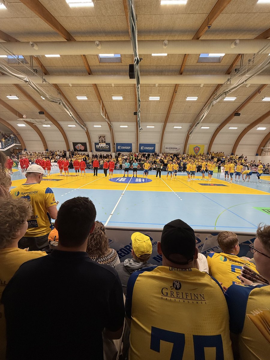 gudmegill's tweet photo. Akureyri. Þar sem eini alvöru grannaslagur landsins fer fram. #handbolti #handkastið https://t.co/xs3N81e083