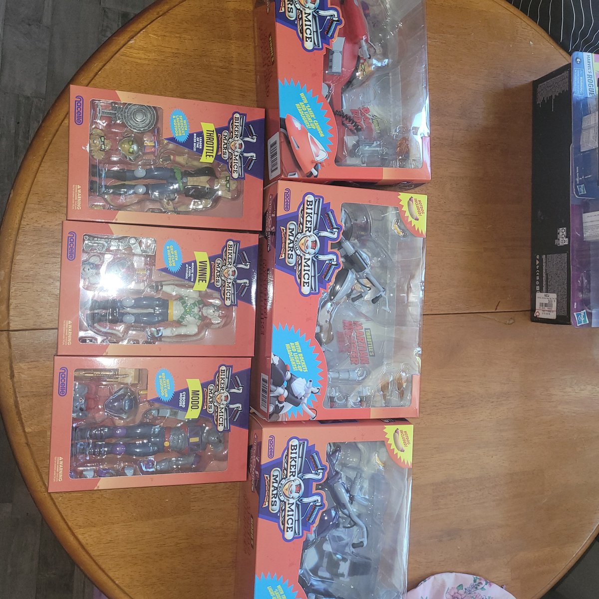HMRC4EVR's tweet photo. BB Movie Soundwave w/F&amp;R

Lot-$75

Biker Mice Lot-all 6

$125

Commando/Stormtrooper 
$12 ea

Iron Monger/Stane

$45

Anniversary Thor/ Max Spider 

$50 ea

Kingpin

 $28

Rouge 

$28 https://t.co/hJrvKBltgh
