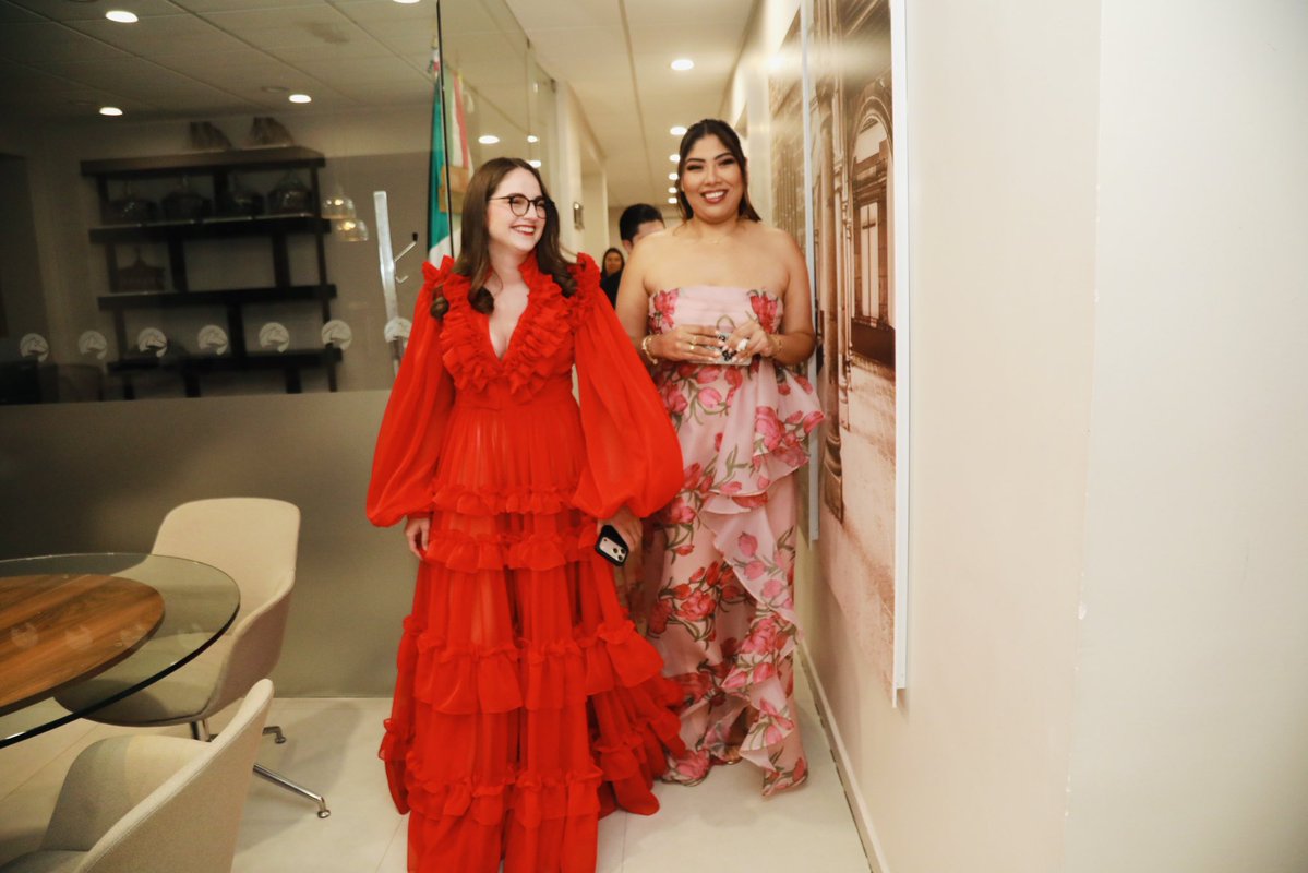 TaniaLariosMX's tweet photo. ¡Es momento de luchar por México en equipo! Todos los que amamos a este hermoso país, firmes y unidos en su defensa.

¡Que viva México y la resistencia! 🇲🇽 https://t.co/PcO1jrDikV