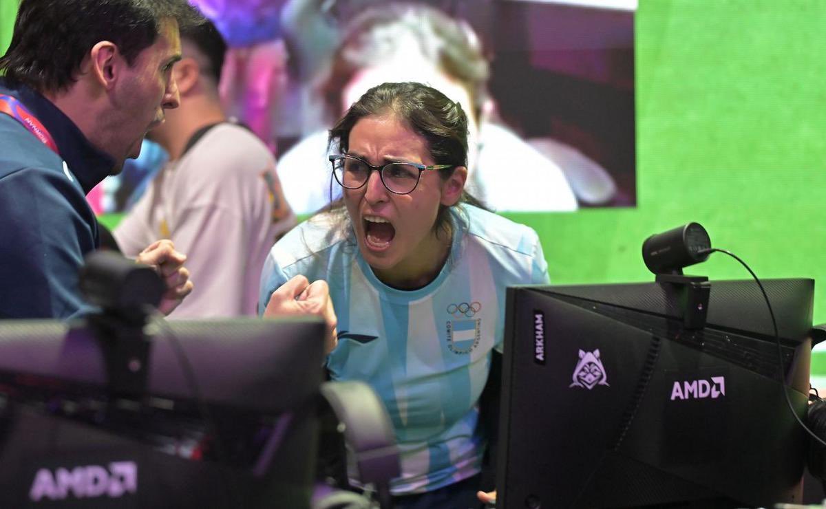 ishiiargentina's tweet photo. Quiero felicitar a Daniela Arias, vecina de #JoséCPaz, por consagrarse campeona sudamericana de Esports en los @suramericanos26.

Es un orgullo que una joven de nuestro distrito haya alcanzado este importante logro y lleve el nombre de José C. Paz a lo más alto de sudamérica. ¡Felicitaciones, Daniela!