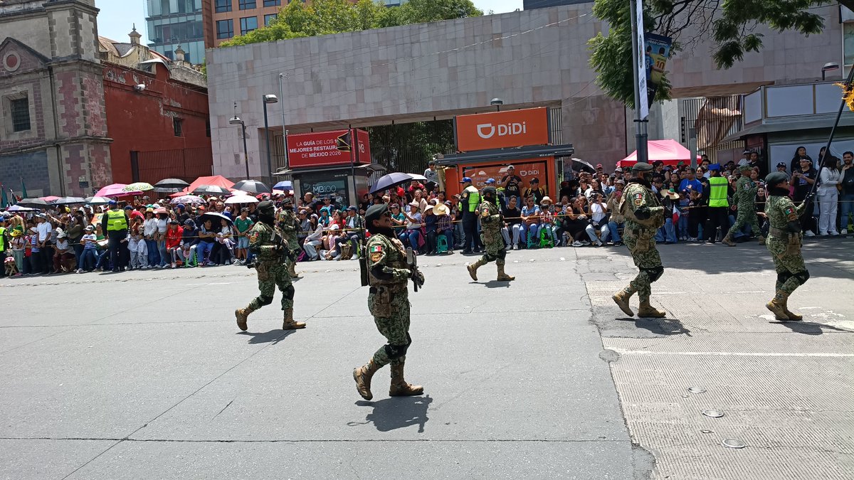 EJTO_FAM_GN's tweet photo. Desfile militar 2026.
#EjercitoMexicano Todo por México Fuerzas Especiales. https://t.co/GkLWvCuJj2