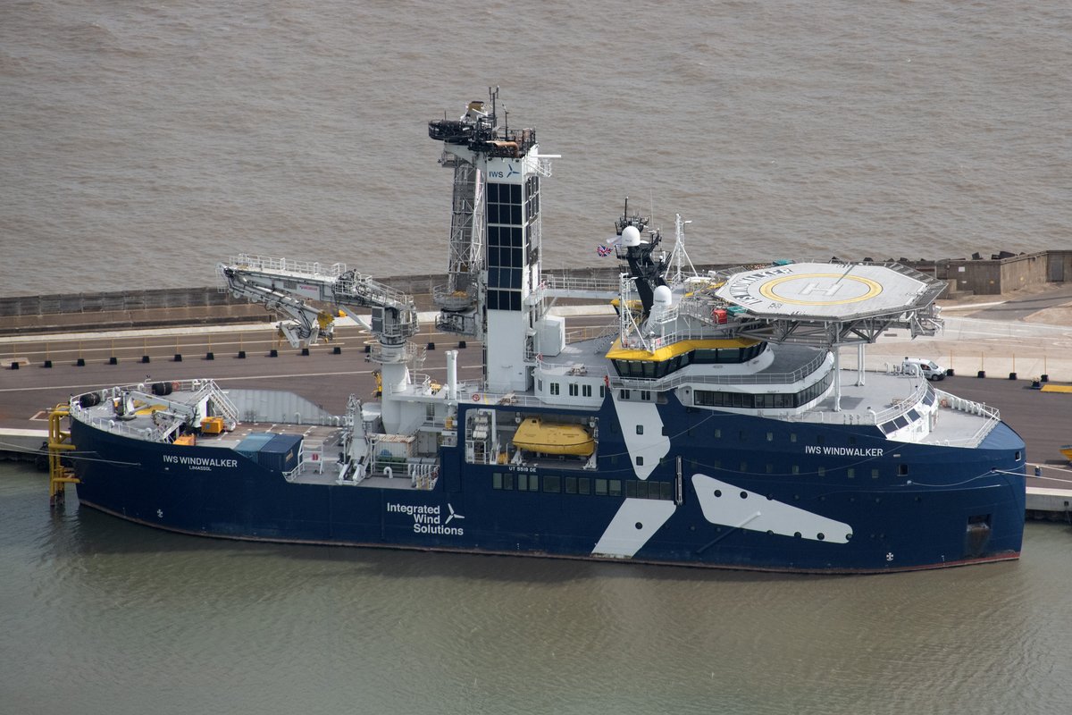 johnfielding001's tweet photo. This ship’s gangway can stay virtually still against a wind turbine while the ship beneath it pitches, rolls and heaves in the sea. IWS Windwalker is a 90m hybrid CSOV, built to transfer technicians safely onto offshore turbines. #Lowestoft #OffshoreWind https://t.co/SJB9z2pV8e
