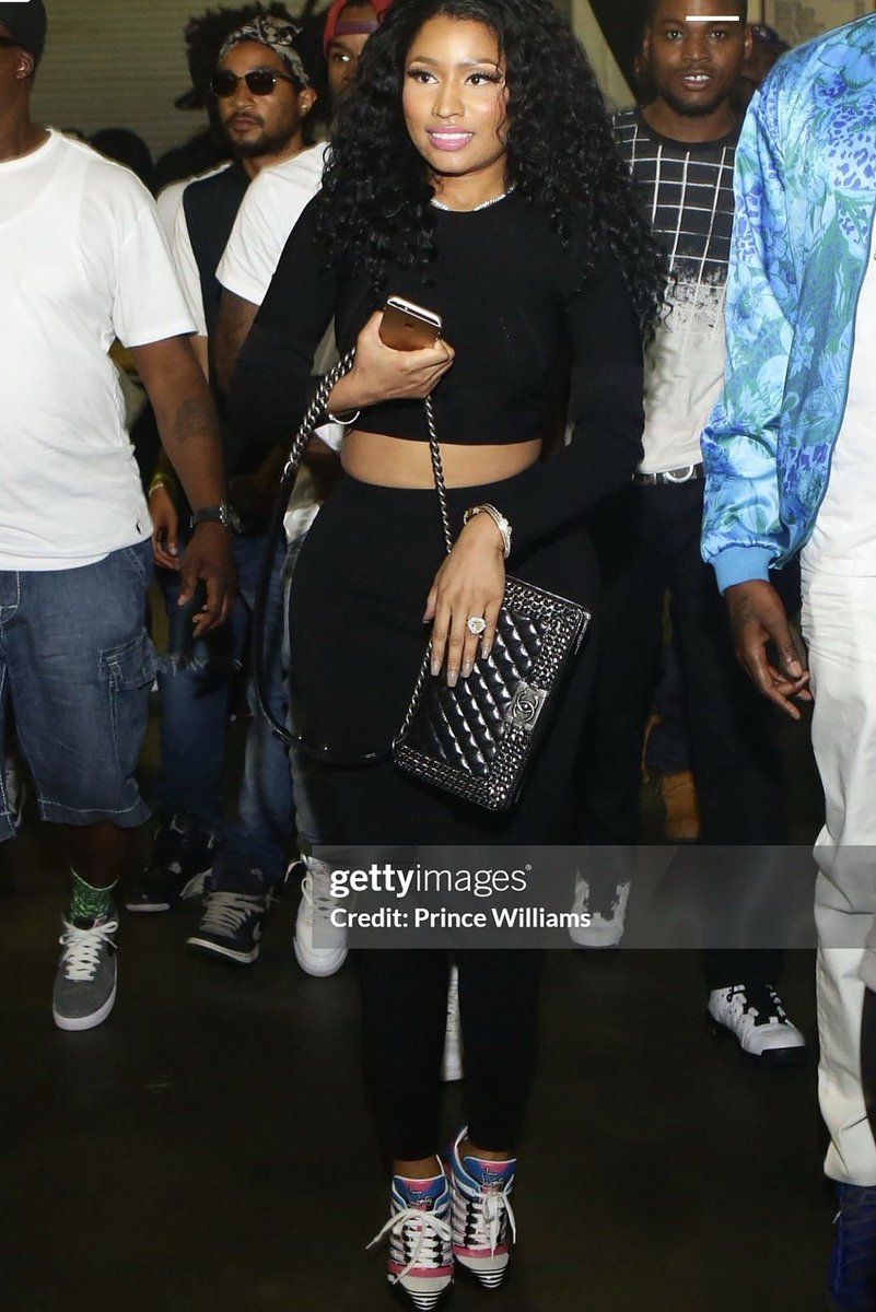 pinkprintRoman1 tweet picture