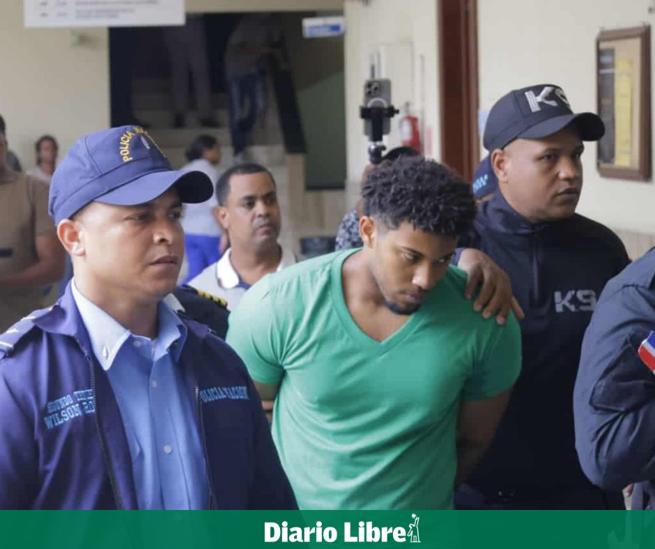 DiarioLibre's tweet photo. ⚖ |#JusticiaDL| Tres meses de prisión preventiva a acusado de dar muerte a Emmanuel Contreras en venta de celular
https://t.co/EsQIQsuqoF
#DiarioLibre #PrisiónPreventiva #EmmanuelContreras #MinisterioPúblico https://t.co/8JWJSCvblR