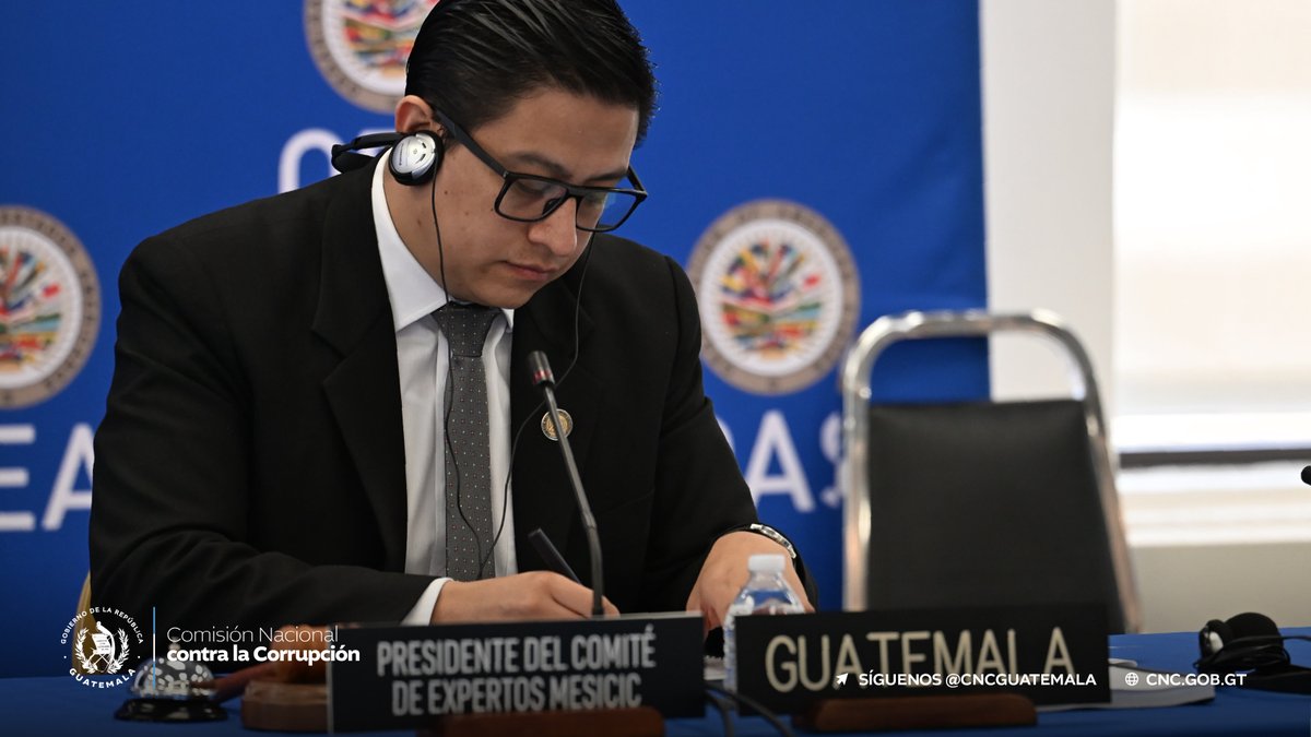 CNCguatemala's tweet photo. 🫱🏽‍🫲🏼 En el marco de la 46.ª Reunión del Comité de Expertos del MESICIC, celebrada en la sede de la @OEA_oficial, la delegación de Guatemala participó en espacios de intercambio sobre los desafíos actuales para prevenir y combatir la corrupción.

📊 Durante la jornada, Carlos Muñoz, Experto Alterno de Guatemala, presentó las buenas prácticas impulsadas por el país. 

📄 Asimismo, se desarrolló una sesión especial sobre corrupción y ciberdelincuencia, con participación de Karen Stéfany Ortíz Solares, viceministra de Tecnología de la Información y las Comunicaciones del @mingobguate, y Ana Cristina Azurdia Juárez, secretaria contra la Corrupción del @MPguatemala.

☑ Para el periodo 2025-2026, el @MESICIC es presidido por el director ejecutivo de la Comisión, Julio Flores.

#BitácoraCNC