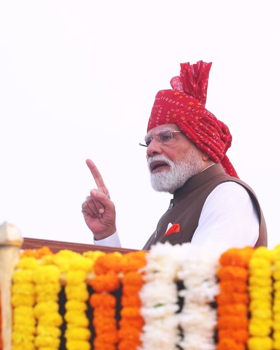 mannusahu23's tweet photo. नए भारत के शिल्पकार, देश के यशस्वी प्रधानमंत्री आदरणीय श्री नरेन्द्र मोदी जी को जन्मदिन की हार्दिक शुभकामनाएँ! 🎂💐
आपके नेतृत्व में भारत इसी तरह विकास, आत्मनिर्भरता और विश्वगौरव की नई ऊँचाइयों को छूता रहे। 
#HappyBirthdayPMModi #NarendraModi #प्रधानमंत्री_
@narendramodi https://t.co/VDgM6fNaJo