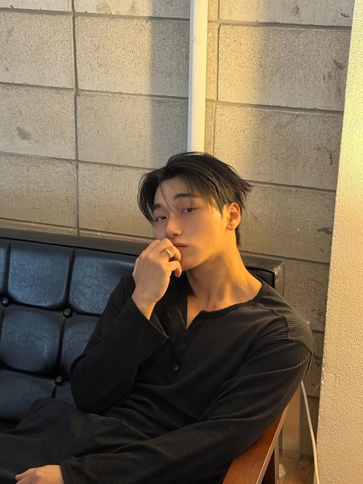 KNGMNJE's tweet photo. @dvlgheroes ⠀⠀*    ࿐    Kang Min-jae  : 
⠀
𝑖dαde: 23 anos 
𝑐urso: Administração 
𝑓rαternıdαde: Noksu
𝑠exuαlıdαde  &amp;&amp;. 𝑝ronomes: Bissexual, ele/dele
⠀ https://t.co/Rg1VVNyvtj