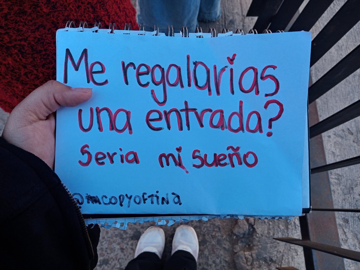copyoftina's tweet photo. ME AYUDAN COMPARTIENDO POR FAVORR

#5sosarg #5sos #argentina #5secondsofsummer https://t.co/hqP0lzAlZl