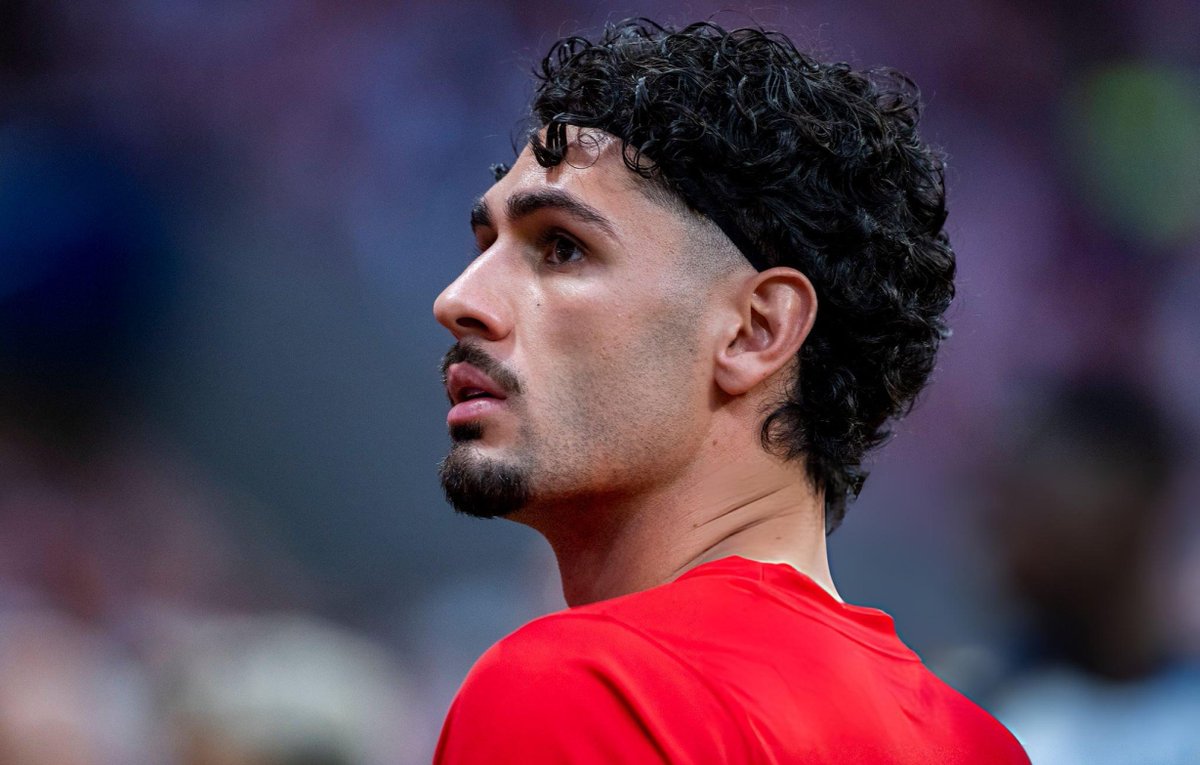 atletiuniverse's tweet photo. 🇺🇸✨ Appreciation post for this man.

A reminder that a minority of people hated on him for injuries that were completely out of his control.

Out of his commitment to the club, he chose to sacrifice his childhood dream of playing at the World Cup and undergo surgery that would benefit him in the long term.

Love you, Johnny! ❤️🤍