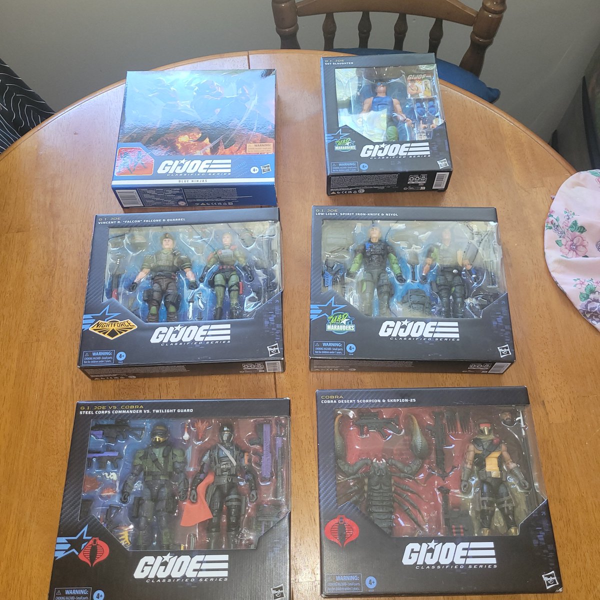 HMRC4EVR's tweet photo. Blue Ninjas

$35

Mad Maruders set
Sarge and Falcon/Quarrel

$65

Steel Corps $ Twilight Guard set

$40

Scorpion Viper 

$12

Steel Clan Robots

$25 ea

$60 all three https://t.co/HlqnNytRmf