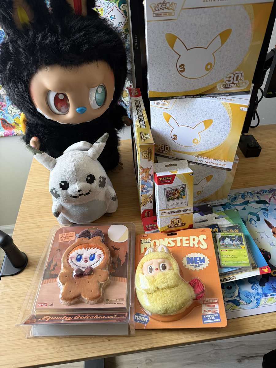 minimalgerald's tweet photo. HAPPY 30TH CELEBRATION 🥳

ZIMOMO WANTED IN ON THE FUN TOO!

#POKEMON #ZIMOMO #30THCELEBRATION #LABUBU #PIKACHU https://t.co/2fDWLcXYjo