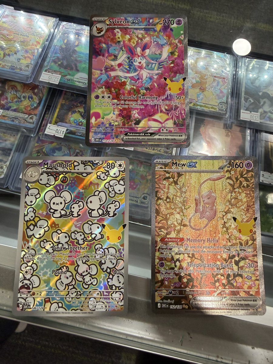 lwnyii's tweet photo. 3 packs 3 hits, absolutely ridiculous pull rates https://t.co/VDmz856nyh