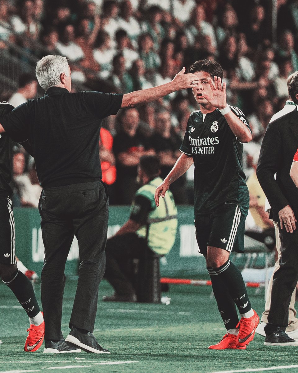 SI_FootballClub's tweet photo. Mesut Özil and Arda Güler in Real Madrid green. https://t.co/hBzrJrvOPU