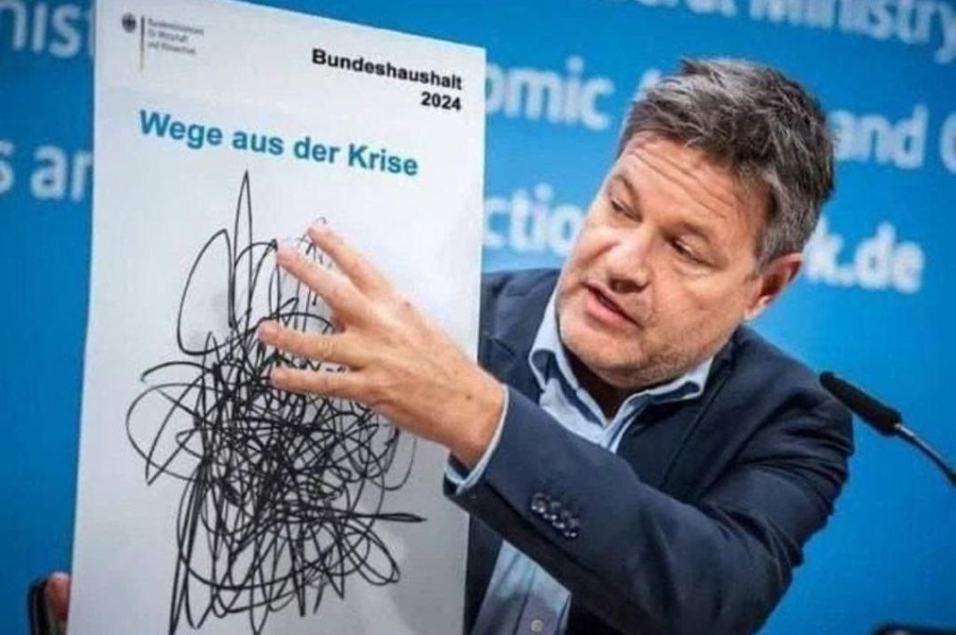 frenzel_frank's tweet photo. @Faktencheck2030 Er ist nicht nur der ehrlichste, sondern auch der beste, schönste und kompetenteste Blender. Einfach perfekt. Robert H. - der Ruinator, Fachmann für landesweite De-Industrialisierung und Insolvenzen. https://t.co/c5V0sZhxHK