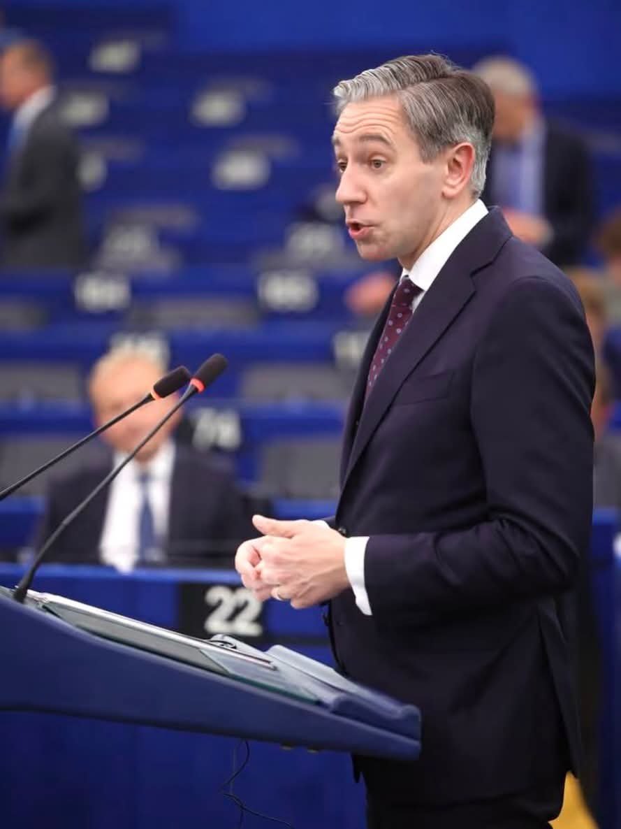 JoeSeward1's tweet photo. It appears a very small attendance turned up for a presentation by Simon Harris to the European Parliament - for the Council’s position on the EU Budget for 2027. 🇪🇺
According to @lukeming in a post on @X there were only seven in the chamber at one stage.
#SimonHarris
#EU 🇪🇺 https://t.co/pauC7El41B