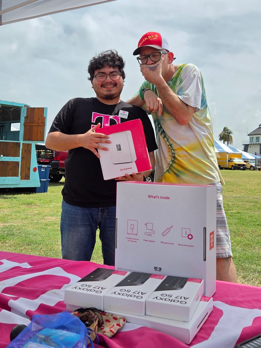CSource_Tweets's tweet photo. Ready to upgrade your device or switch carriers?📱Our knowledgeable teams are here to help you find exactly what you need! Stop by our Portland location for top-notch customer service and expert advice👇 ✨

📍 1235 US Highway 181, Portland, TX, 78374
📞 361-704-6104

#CSNation https://t.co/tcdVgy6Bu2