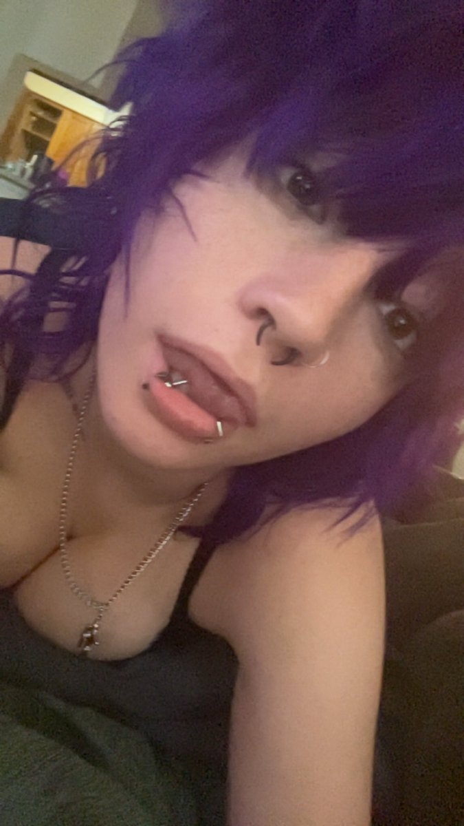 heartbrii's tweet photo. is my face pretty? https://t.co/A3CJsjdAFk