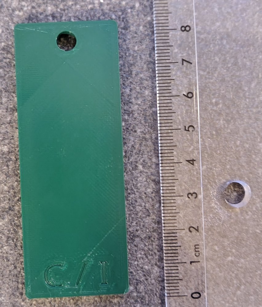Nastja_the_Mox's tweet photo. Grossauftrag: 60 Schlüsselanhänger für den Betrieb in 3-4 versch. Farben. 
Der erste Schnell-Prototyp steht. Mein innerer Monk freut sich schon.

#Mox3D #3DDruck https://t.co/iKaWTupD5m