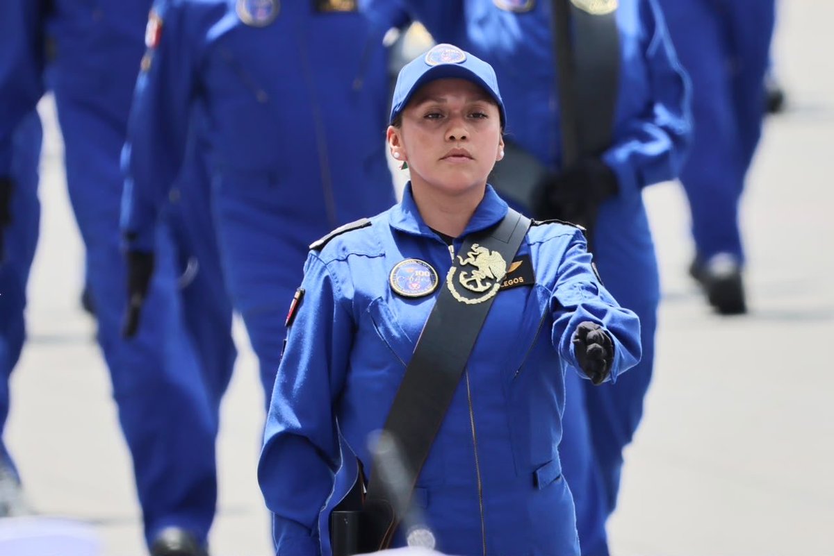 rosaicela_'s tweet photo. Las mujeres somos protagonistas de la historia y del presente de #México. En el #DesfileCívicoMilitar2026, integrantes de las #FuerzasArmadas marchan con marcialidad, orgullo y vocación de servicio.🇲🇽 #16DeSeptiembre @Claudiashein @SEMAR_mx @Defensamx1 @GN_MEXICO_ https://t.co/1XMzK778cX