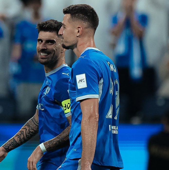 HwamYhy's tweet photo. يشهد اني من شبيحة الأسطورة سالم الدوسري ولكن المنطق يقول شارة القيادة في الهلال ..

1- روبن نيفيز 

2- كوليبالي 

3- سافيتش 

4- ياسين بونو 

هل تتفقون معي يا هلاليين ⁉️ https://t.co/JufaoxyENG