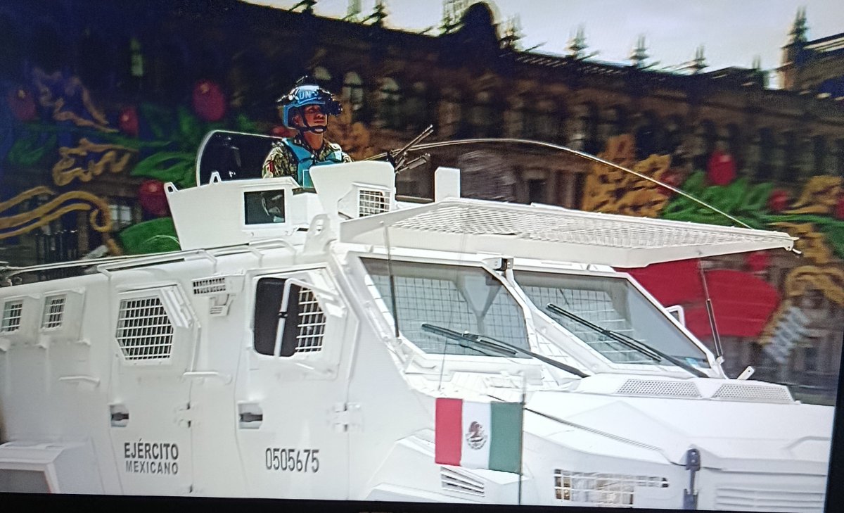 CermaPoncho's tweet photo. No cabe duda que cada 16 de Septiembre, el desfile militar mexicano es superior en todos sus aspectos. https://t.co/Vt54IAK5pL