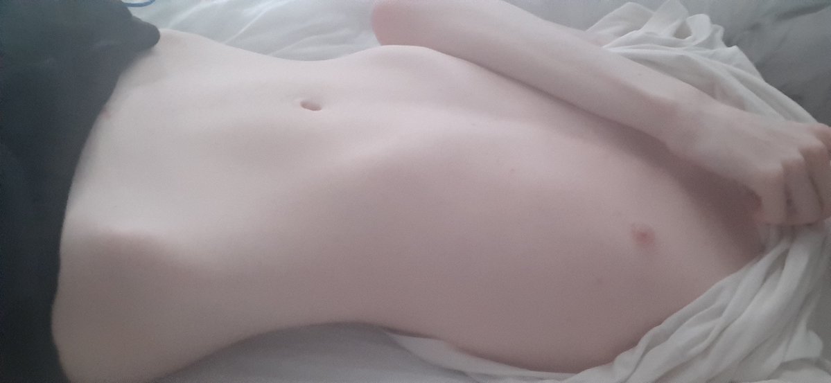 Alivhoon's tweet photo. Femboy tummyy😖
#femboy #nsfwtwtًً #nsfwㅤㅤ #uk #mlm https://t.co/znkrQNMtyQ