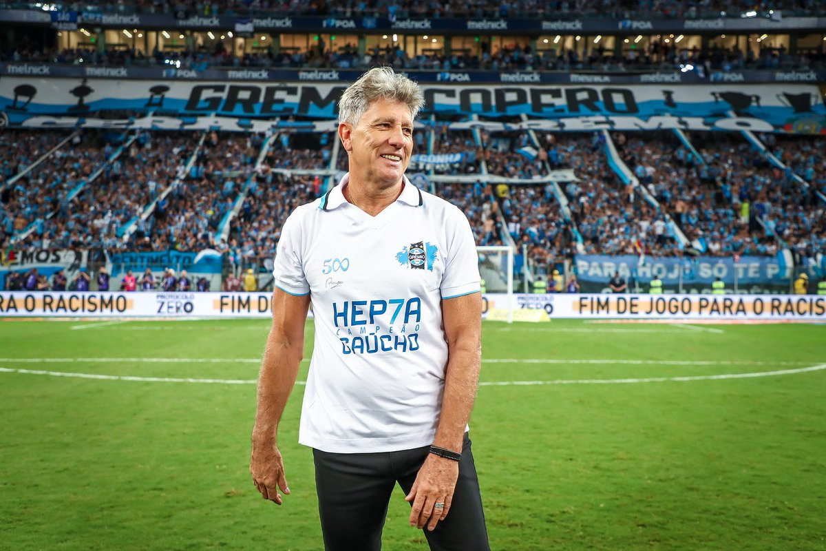 _tricopeiro's tweet photo. 🇪🇪 Amanhã, após a coletiva às 18h, TODO torcedor gremista está convocado para recepcionar Renato Portaluppi na Arena!

A partir das 17h30, acesso à Arquibancada Norte pelas rampas leste/oeste, portões Q, S, U e W. Estacionamento pelo portão 1.

📸 Lucas Uebel | Grêmio FBPA https://t.co/Z4wJb0gSKm