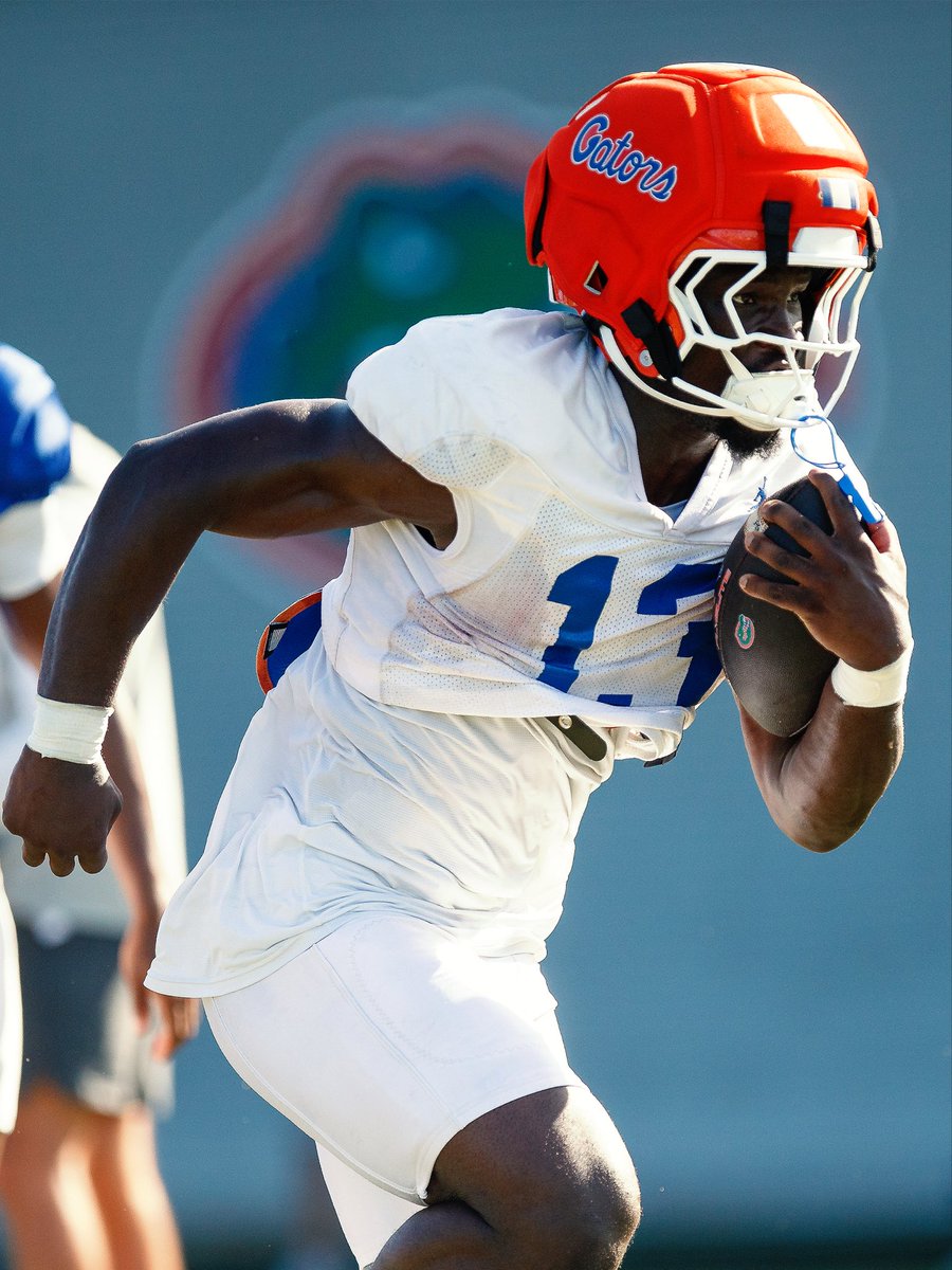 GatorsFB's tweet photo. Wednesday work 🔒 https://t.co/w0pvVrRllR
