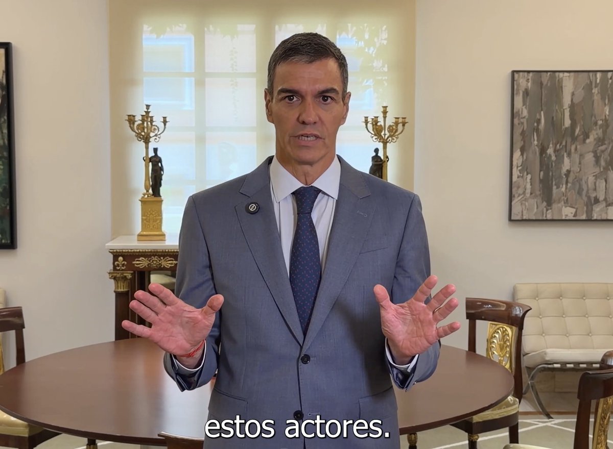 joisemberg's tweet photo. 1 Absolute cinema.
2 Debajo de la nuez tiene una vagina. https://t.co/n4qzey7gV1