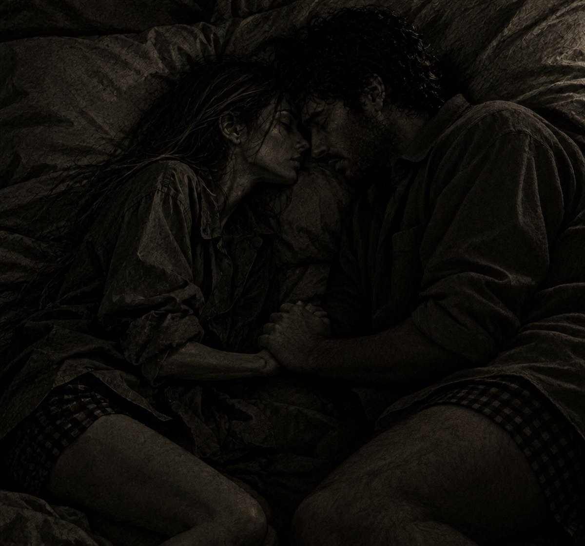 PeixeElton's tweet photo. I like to think they slowly moved closer in their sleep and spent the whole night breathing against each other https://t.co/p9fm9UrGkc