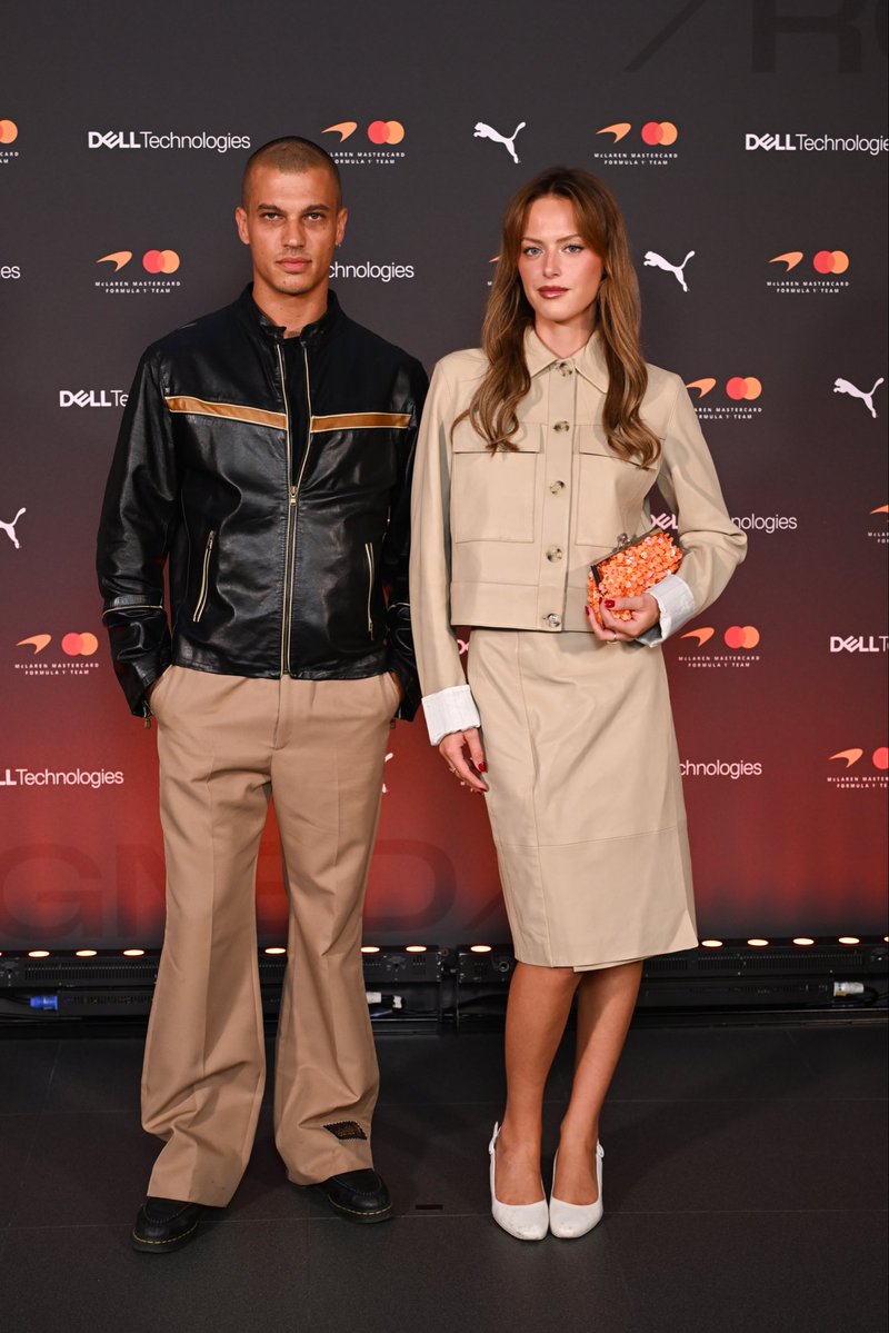 McLarenF1's tweet photo. Ready for the FROW ๐ธ
#McLarenF1 | #DesignedToRace https://t.co/9qN973spkg