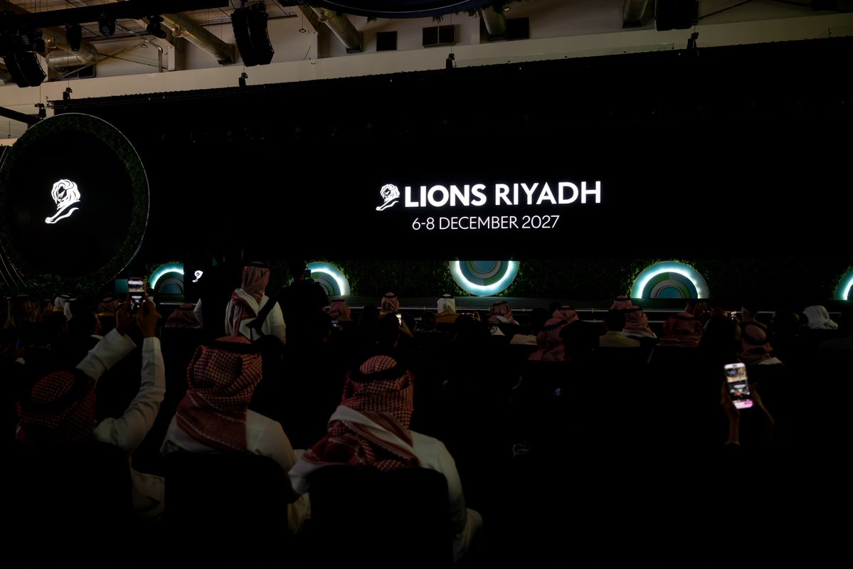 SalmanAldosary's tweet photo. للمبدعين في المملكة؛ نعلن اليوم عن “مهرجان ليونز الرياض” @Lions_Riyadh، المقرر إقامته في 2027، بشراكة تجمع وزارة الإعلام وشركة تحالف ومنظومة LIONS العالمية؛ ليكون مساحة تلتقي فيها المواهب والأفكار بخبرات العالم في الإبداع والإعلان والتسويق، وتفتح أمامهم آفاقًا أوسع للمعرفة والشراكات والفرص، وتدعم نمو اقتصادنا الإبداعي🇸🇦