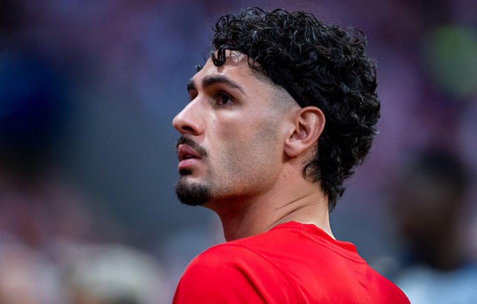 huugooatm's tweet photo. Johnny ya el año pasado hizo muy buenos minutos finales en partidos MUY IMPORTANTES. 

Qué importante va a ser tenerlo enchufado y que le respeten las lesiones (que el tío se ha perdido el Mundial para llegar bien a este comiendo de temporada) https://t.co/CqNJOq9JL2