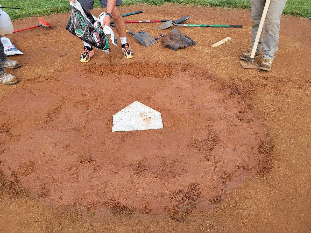 AAbbott2027's tweet photo. Thank you to Coach Smith for keeping the field in great shape, and allowing us the opportunity to take pride in our "home".  This past Saturday a few of us came together and replaced the home plate and made some needed repairs to the batting cage. https://t.co/JSYcP4B8xY