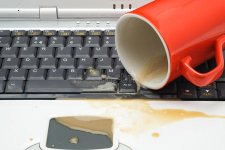 AminaLager3xrq's tweet photo. Spilled coffee on my work laptop—luckily my intern walked in with a pile of sticky notes and offered to "stick it" on the keyboard to save it. Best desk save of the month! https://t.co/Grs5ixo421