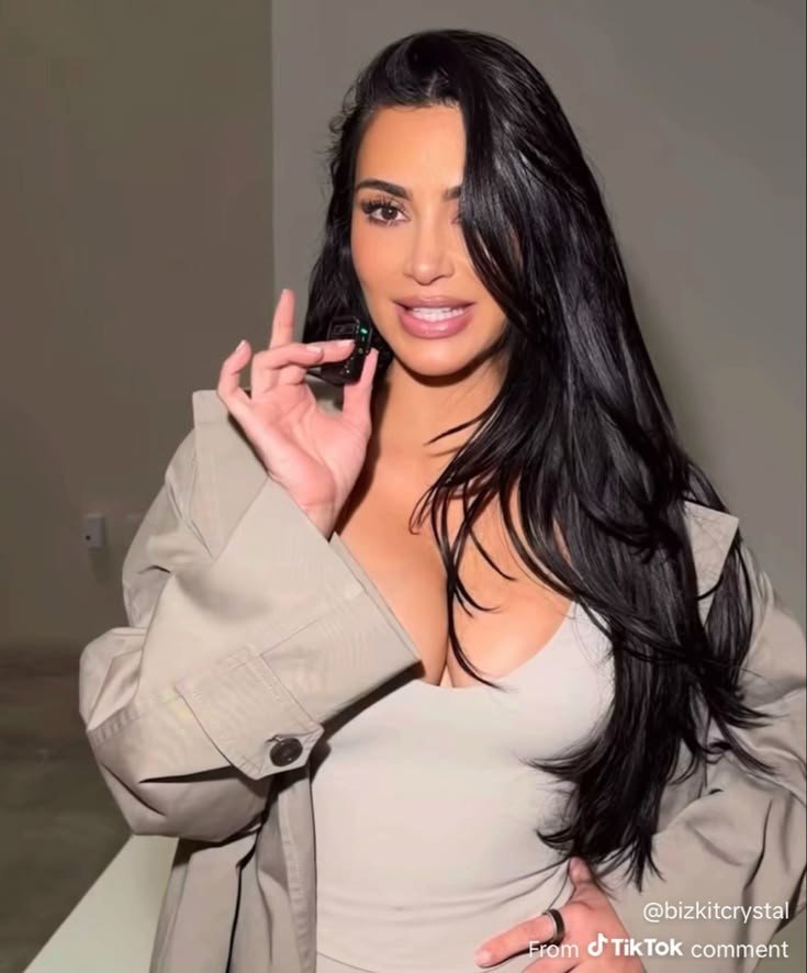 KimKardashirob's tweet photo. 🫶🏼❤️ https://t.co/vTGwEnRsX7