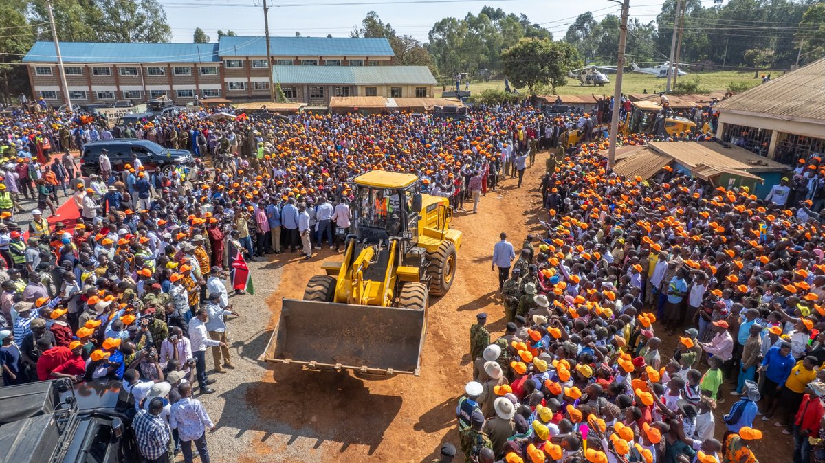 ungoverned_mind's tweet photo. President William Ruto launching the construction of Kanyawanga-Kwoyo-Madiaba Road, Awendo, Migori County #MigoriFocus https://t.co/i7drAu9s1y