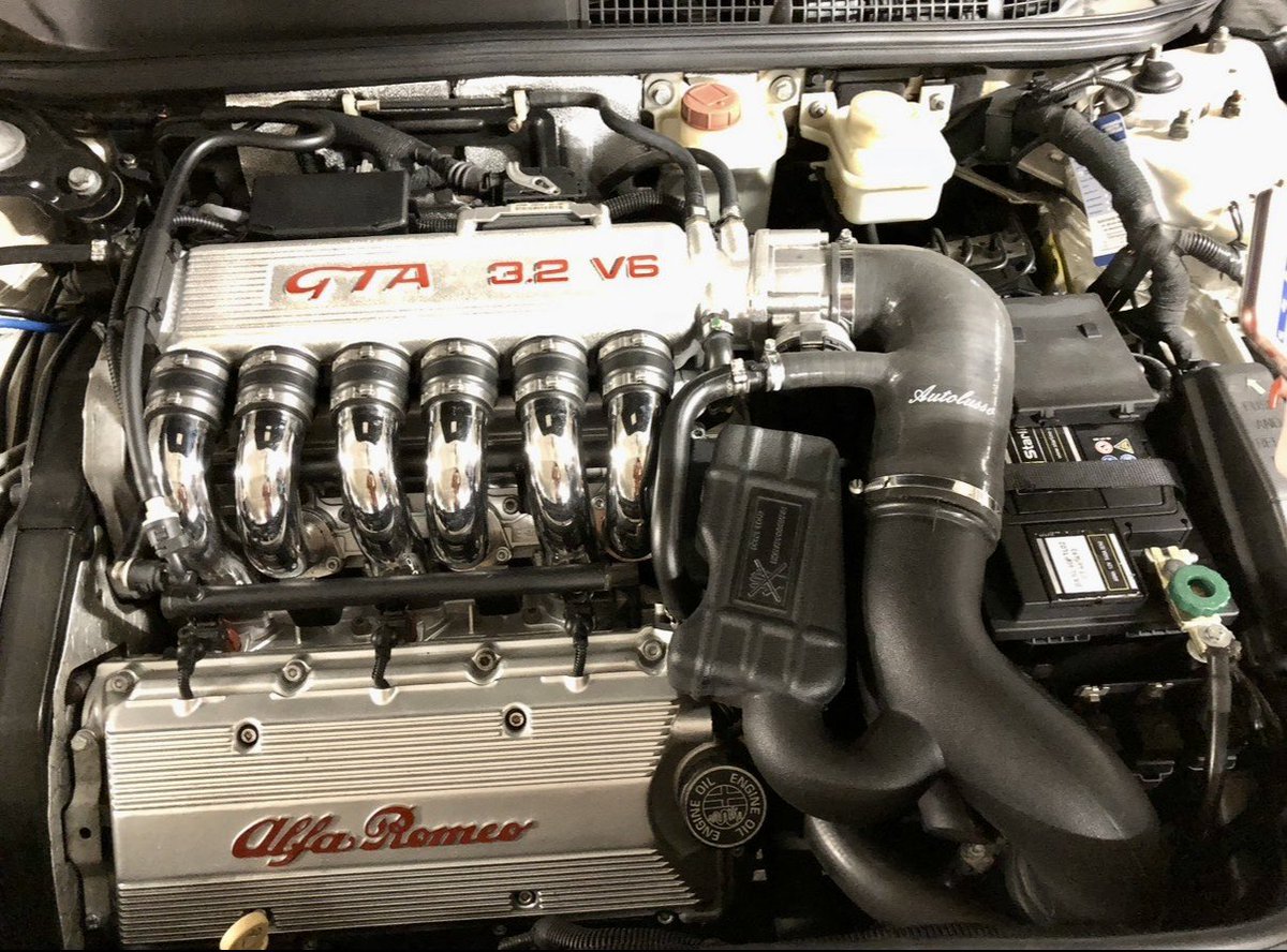 alfistivirus's tweet photo. If it's a 3.2 V6 engine, it could be an Alfa Romeo; if it has three doors, then it's a GTA - our Bella https://t.co/PLYDbQvs8y
